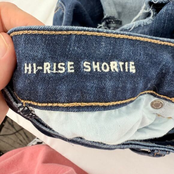 American Eagle Hi-Rise Dark Distressed Denim Shorts Size 2 Casual Fall Layering - Picture 3 of 5